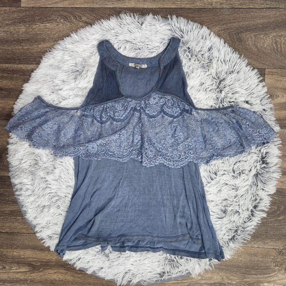 Gimmicks Cold Shoulder Shirt